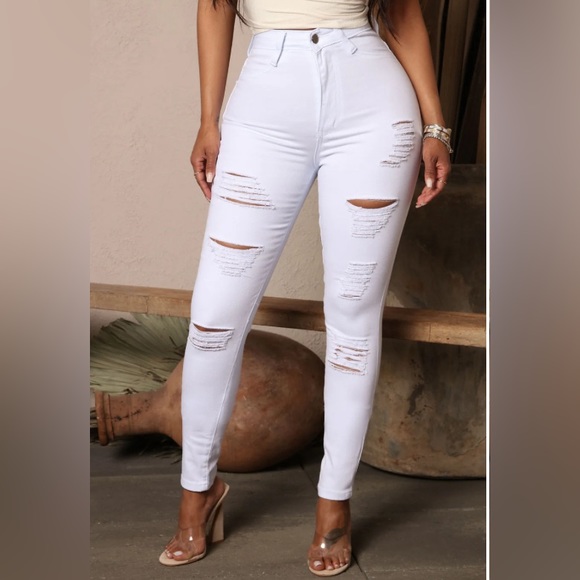NWT Fashion Nova Hit the Freeway White Jeans - Picture 1 of 4
